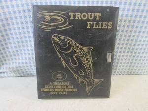 lot 11 image: (FS) 20 Trout Flies A Treasure Sele...