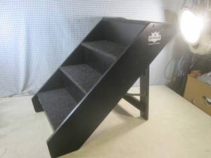 lot 15 image: (EW3) Petmaker Pet Steps 20 High...