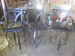 lot 23 image: (RM5) 3 Metal Frame Swivel BarCoun...