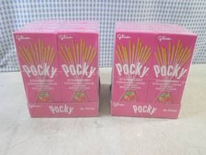 lot 32 image: (B-1) 20 Boxes of Pocky Strawberry ...