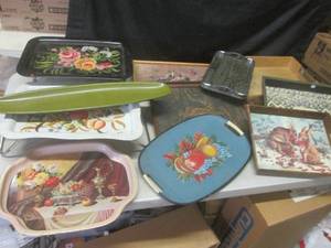 lot 66 image: (EW6) Assorted Serving Trays Lap Tr...
