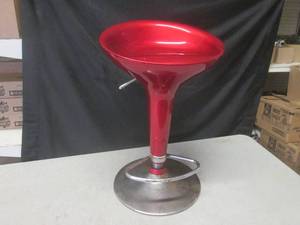 lot 76 image: (EC1) Vintage Adjustable Stool - Wo...