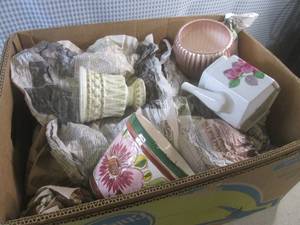 lot 104 image: (F-2) Assorted Vintage Decor Vases ...