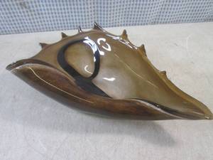 lot 114 image: (FS) Art Glass Seashell 14 Long...