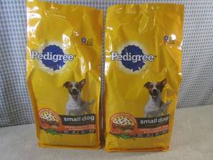 lot 129 image: (C-1) 2 - 3.5 Pound Bags of Pedigre...