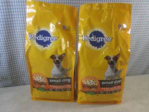lot 130 image: (C-1) 2 - 3.5 Pound Bags of Pedigre...