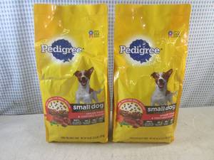 lot 131 image: (C-1) 2 - 3.5 Pound Bags of Pedigre...