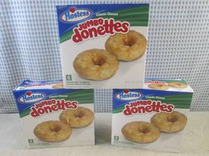 lot 136 image: (B-2) 3 Boxes of Hostess Classic Gl...