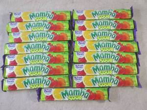 lot 141 image: (B-3) 15 Mamba Sour 18pc Fruit Chew...