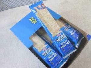 lot 204 image: (B-1) 12 Mega Size Rice Krispies Tr...