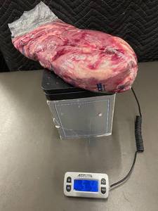 lot 206 image: Beef Chuck Roast  Boneless Clod Petite Tender, 5.58 lbs Fresh Never Frozen