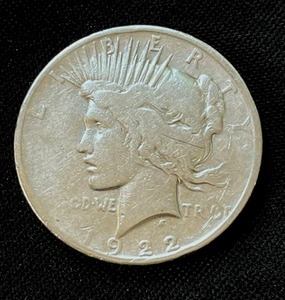 lot 21 image: 1922 Peace Silver Dollar