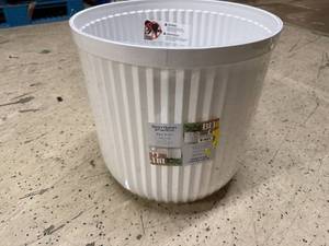 lot 32 image: Better Homes & Gardens Planter