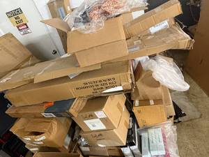 lot 37 image: Pallet of UnsoldUnclaimed Items