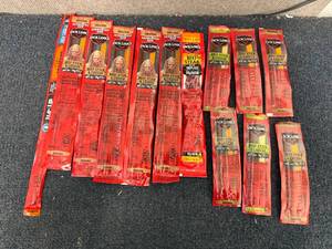 lot 210 image: 12 Jack Links Beef and Cheese Sticks