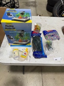 lot 10 image: TETRA FLOATING STARTER KIT FISH TANK