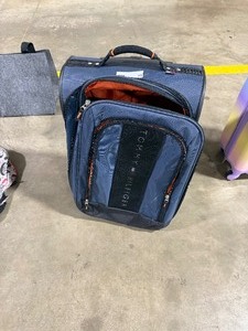 lot 35 image: TOMMY HILFIGER SUITCASE