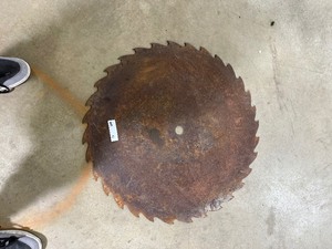 lot 45 image: 28 SAW BLADE