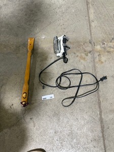 lot 186 image: BACK SCRATCHER & ELECTRIC MASSAGER