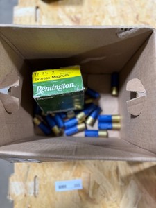 lot 205 image: BOX OF 12 GUAGE SHOTGUN SHELLS
