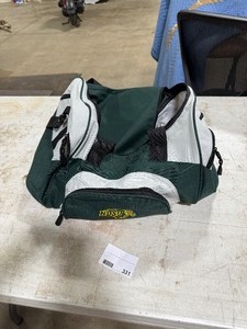 lot 331 image: NDSU TEAM MAKERS BAG