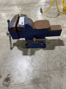 lot 53 image: IRWIN BENCH VISE