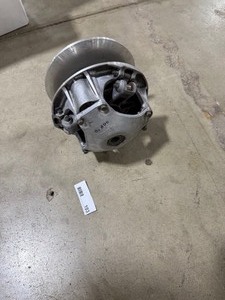 lot 103 image: 1998 YAMAHA SRX700 SNOWMOBILE CLUTCH