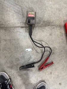 lot 113 image: 612 VOLT BATTERY TESTER (LOAD TESTER)