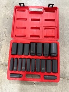 lot 114 image: SUNEX 12 IMPACT SOCKET SET (NIB)