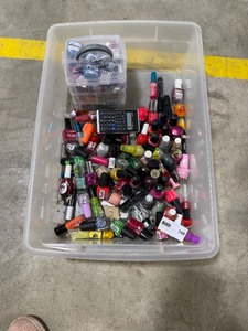lot 149 image: TOTE FULL OF NAIL POLISH & ACCESSORIES