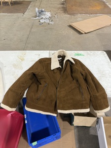 lot 387 image: MENS XL CALVIN KLEIN JACKET