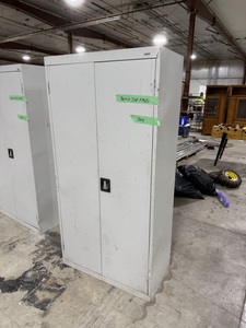 lot 394 image: 36X72X18 STEEL CABINET