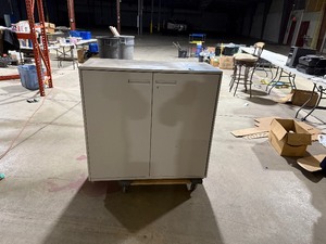 lot 397 image: 42 x 40 x 18 METAL CABINET