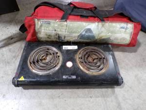 lot 231 image: 2 BURNER HOT PLATE &SPORTS DOME TENT THAT SLEEPS 3-4