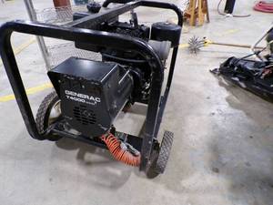 lot 250 image: GENERAC T4000 GENERATOR 4000 WATT 8HP MOTOR