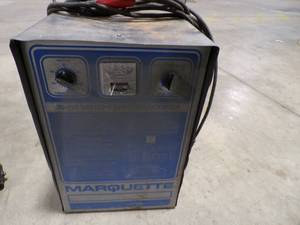 lot 264 image: MARQUETTE BATTERY CHARGER MODEL 39-110 WORKS GREAT BUT GAUGE IS BROKE