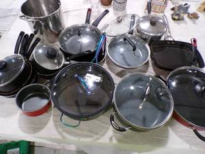 lot 266 image: HUGE LOT OF POTS AND PANS 1 CAST IRON PAN
