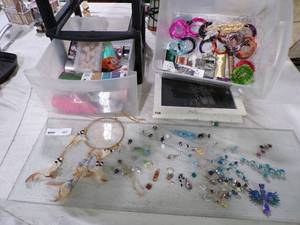 lot 267 image: CRAFT LOT WA LOT OF NICE BEADS A GREAT ASST OF WIRE & RIBBON AND A FEW STAMPS