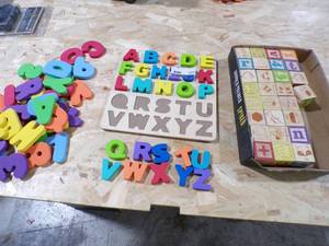 lot 277 image: LEARNING BLOCK GAME AND LEARNING ALOHABET BOARD