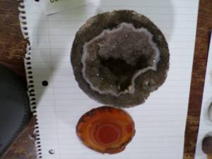 lot 282 image: 2 GORGIOUS STONES 1 AGATE SLICE AND 1 GEODE