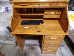 lot 287 image: REAL OAK ROLL TOP DESK NEEDS SOME TLC