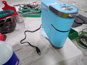 lot 290 image: KEURIG KCUP COFFEE MAKER