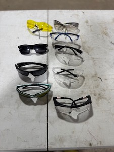 lot 404 image: SAFETY GLASSES & SUNGLASSES