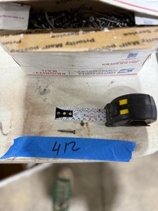 lot 412 image: 20LBS #7 X 1-14 SQUARE PANHEAD TYPE 17 SCREWS