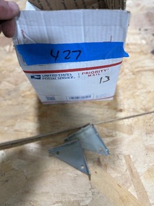 lot 427 image: 100 3X 3 CORNER BRACKETS