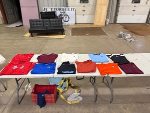 lot 449 image: QTY 11) XL UNDER ARMOUR SHIRTS