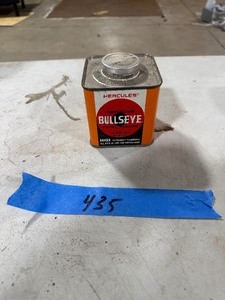 lot 435 image: 11OZ. BULLSEYE PISTOL POWDER