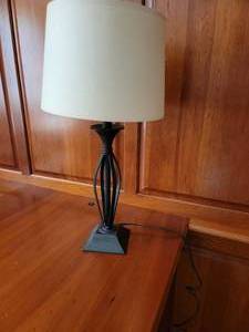 lot 112 image: Metal Ribbon Table Lamp