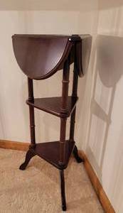 lot 99 image: Mahogany Tri Tier Faux Drop Leaf Occasional Table