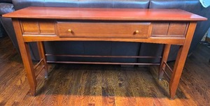 lot 19 image: Elegant Console Table - Impressions by Thomasville